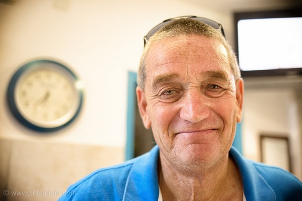 אלי, עם החיוך הסמלי...
צילום: שלומי אופיר
